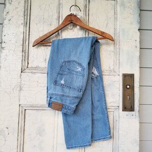 American Eagle Mom Jeans (Size 2)